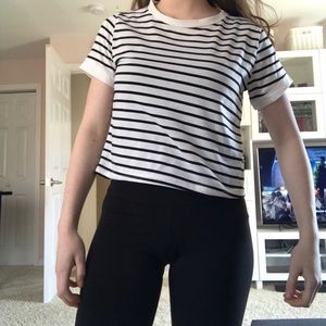 Black and white stripe crop tee🦓